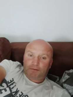 Dezs�, 46 �ves t�rskeres� f�rfi, Veszpr�m