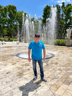 Janos, 64 �ves t�rskeres� f�rfi, Dabas