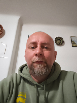 Tom, 44 �ves t�rskeres� f�rfi, Patosfa