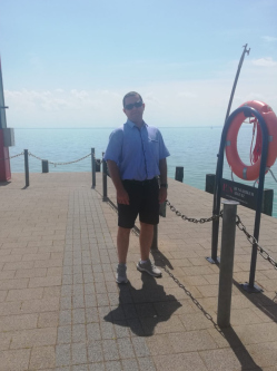 Zoli, 46 �ves t�rskeres� f�rfi, Cs�r