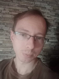Roland, 28 �ves t�rskeres� f�rfi, Szentendre