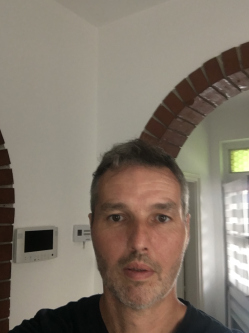 G�bor, 49 �ves t�rskeres� f�rfi, Kecskem�t