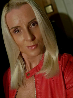 M�rti, 42 �ves t�rskeres� n�, Budapest