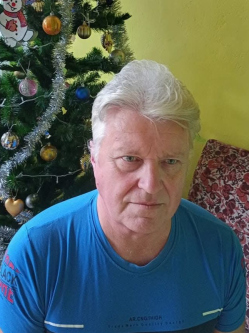 Andr�s, 65 �ves t�rskeres� f�rfi, L�k�sh�za
