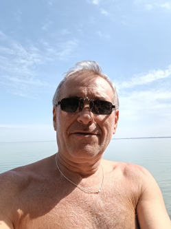 R�bert, 64 �ves t�rskeres� f�rfi, Gy�r