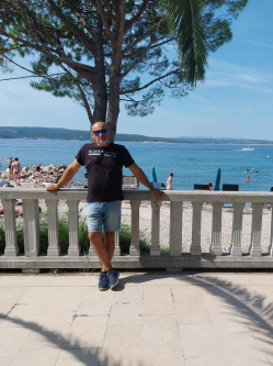 J�zsef, 48 �ves t�rskeres� f�rfi, Keszthely