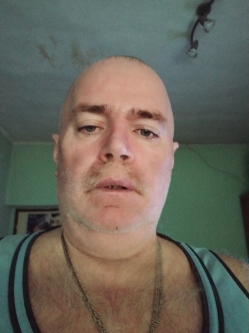 J�zsef, 55 �ves t�rskeres� f�rfi, Murakereszt�r