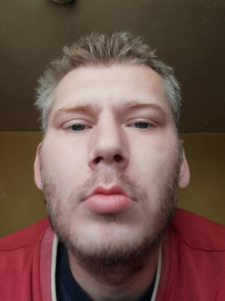 Rich�rd, 42 �ves parasznyai t�rskeres� f�rfi