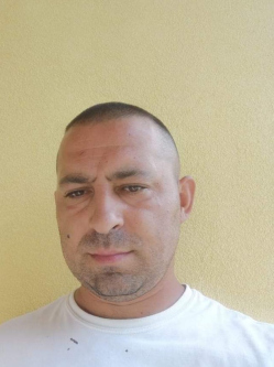 L�szl�, 35 �ves t�rskeres� f�rfi, Kiskorp�d
