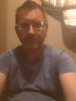 Kriszti�n, 48 �ves pom�zi t�rskeres� f�rfi