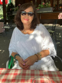 Kinga, 54 �ves t�rskeres� n�, B�k�scsaba