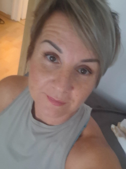 Kriszta, 50 �ves t�rskeres� n�, Tatab�nya