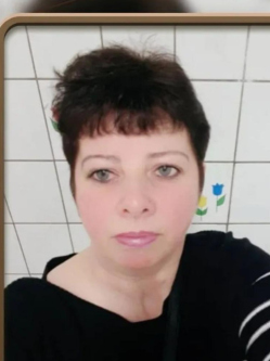 Petra, 45 �ves t�rskeres� n�, Szeged
