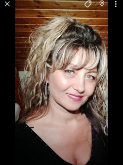M�nika, 49 �ves t�rskeres� n�, P�szt�
