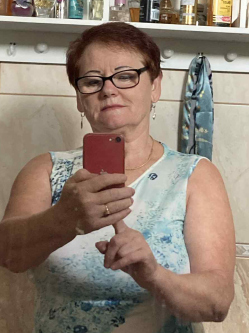 Roz�l, 64 �ves t�rskeres� n�, Tolna
