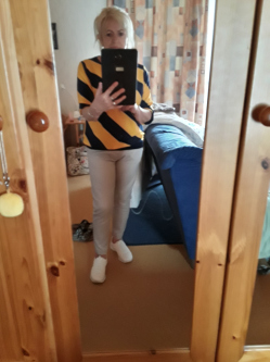 Ter�zia, 69 �ves t�rskeres� n�, Koml�