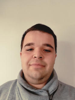 Kriszti�n, 25 �ves t�rskeres� f�rfi, K�k