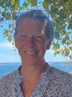 Kati, 66 �ves t�rskeres� n�, P�csely