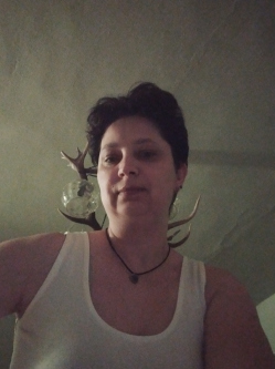 Erika, 48 �ves nyerges�jfalui t�rskeres� n�