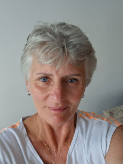 Otti, 57 �ves t�rskeres� n�, Vassz�cseny