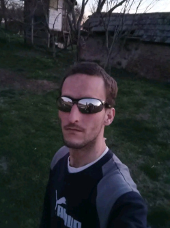 Norbert, 30 �ves t�rskeres� f�rfi, Lad