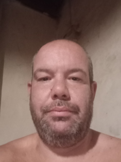 J�zsef, 41 �ves t�rskeres� f�rfi, Far�d