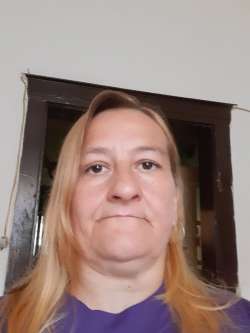 Erzsi, 50 �ves t�rskeres� n�, Ajka