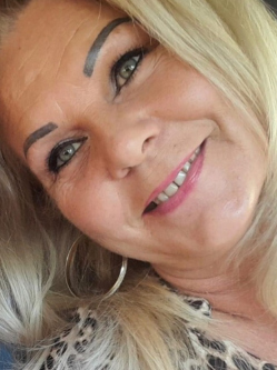 Ibolya, 54 �ves t�rskeres� n�, Pilisv�r�sv�r