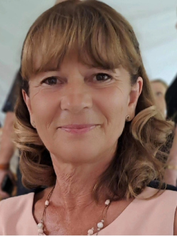 Eva, 61 �ves t�rskeres� n�, Budapest