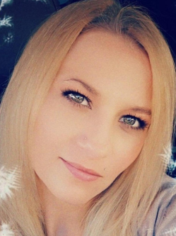 Roz�lia, 34 �ves t�rskeres� n�, Tatab�nya