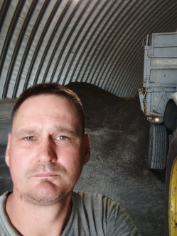 L�szl�, 44 �ves t�rskeres� f�rfi, Bodroghalom