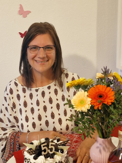 Szilvia, 56 �ves t�rskeres� n�, F�t