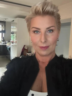 Bernadett, 51 �ves t�rskeres� n�, Tatab�nya