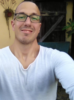 Szil�rd, 38 �ves t�rskeres� f�rfi, Nagyat�d