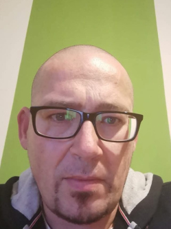 P�ter, 46 �ves t�rskeres� f�rfi, K�szeg