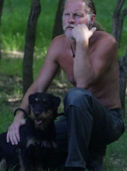 Vili, 52 �ves t�rskeres� f�rfi, Pacsa