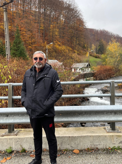 Zsigmond, 67 �ves t�rskeres� f�rfi, Feh�rgyarmat