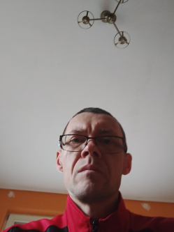 �ron, 46 �ves t�rskeres� f�rfi, Fels�szentiv�n