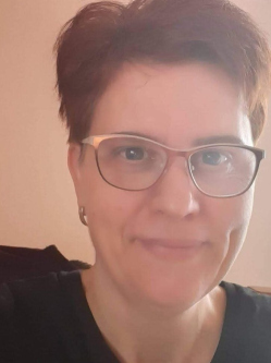 Erzs�bet, 53 �ves t�rskeres� n�, Szeged