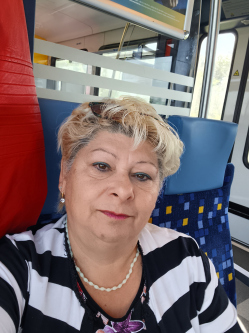 Erika, 65 �ves t�rskeres� n�, Nagyk�nyi