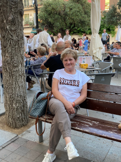 Gizella, 60 �ves t�rskeres� n�, S�rv�r