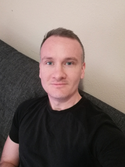 G�bor, 37 �ves t�rskeres� f�rfi, Budapest