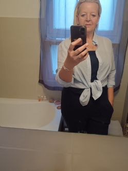 Csilli, 55 �ves t�rskeres� n�, Szarvas