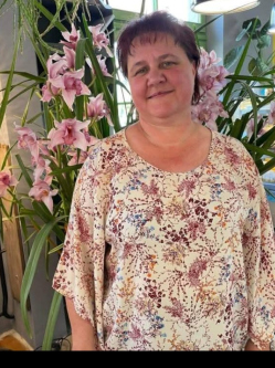 Olgi, 45 �ves gombai t�rskeres� n�