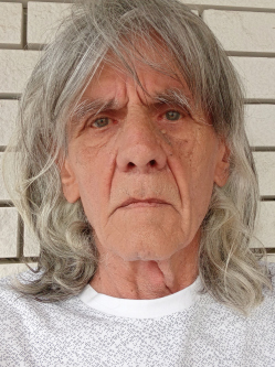 L�szl�, 74 �ves t�rskeres� f�rfi, Ambr�zfalva