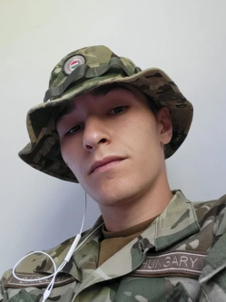 Adrián, 25 éves társkereső férfi, Pilis