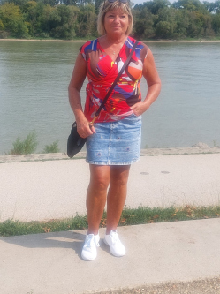 �gnes, 62 �ves t�rskeres� n�, Budapest