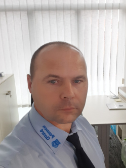 S�ndor, 52 �ves t�rskeres� f�rfi, Dudar