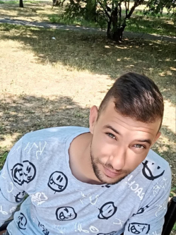 Viktor, 32 �ves t�rskeres� f�rfi, Szombathely