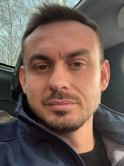 L�szl�, 35 �ves t�rskeres� f�rfi, Kaposv�r
